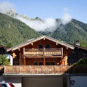 chalet-la-chaumiere.hotels-rhonealpes.com/